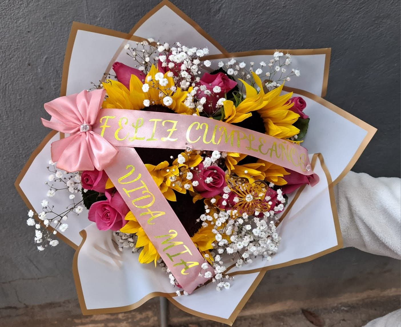 Girasoles y Rosas Fucsia